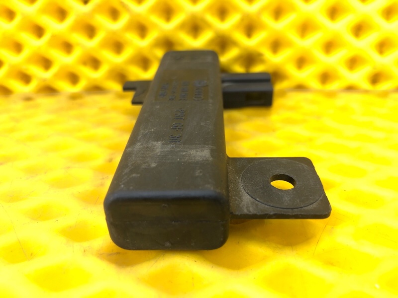 Антенна Volkswagen Touareg 2003 7L6