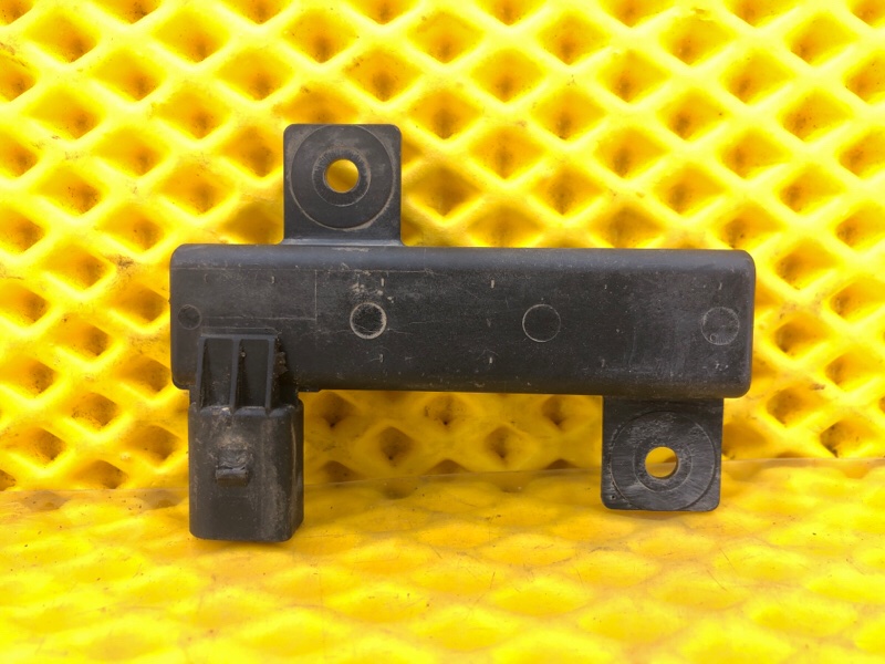 Антенна Volkswagen Touareg 2003 7L6