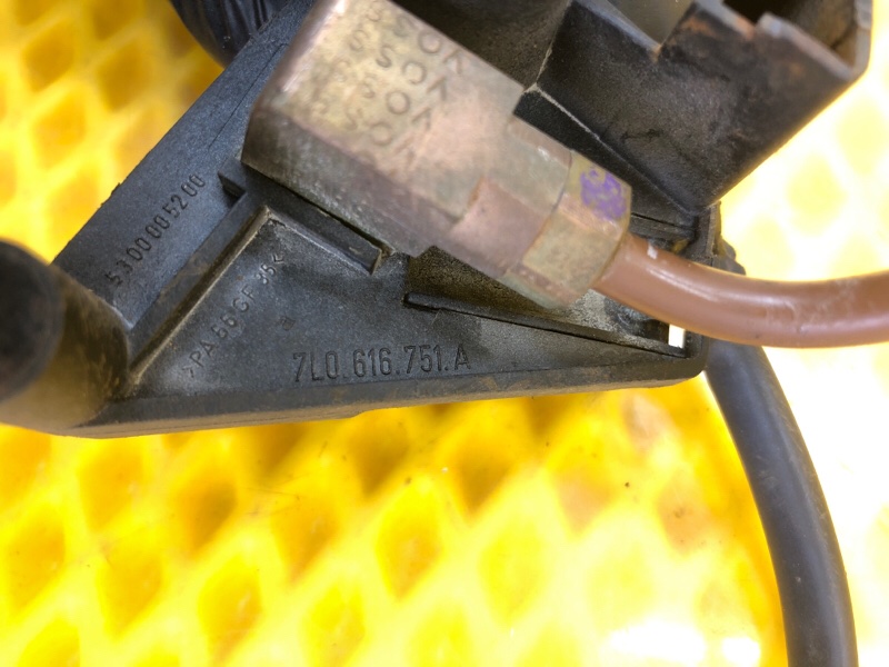 Штуцер подкачки колеса Volkswagen Touareg 2003 7L6