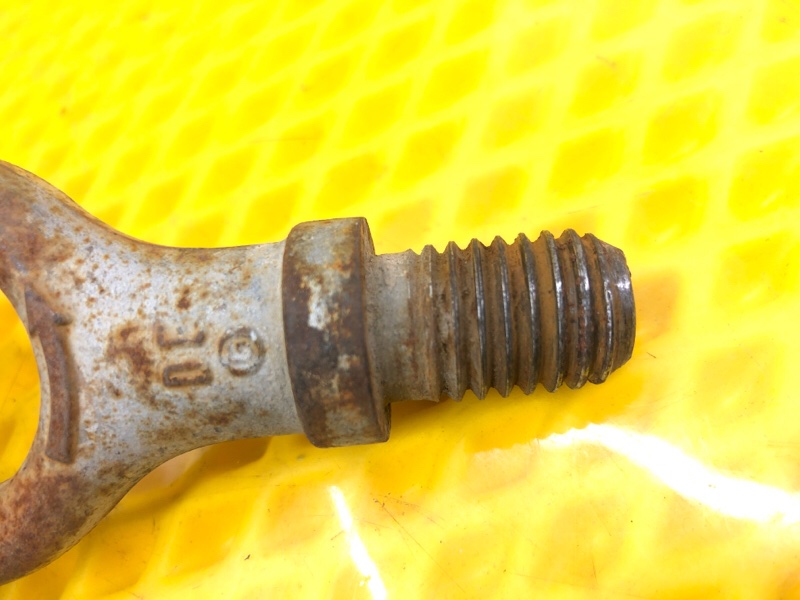 Крюк буксировочный Volkswagen Touareg 2003 7L6