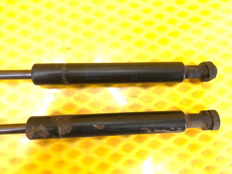 Амортизатор двери багажника Volkswagen Touareg 2003 7L6