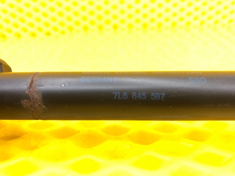 Амортизатор двери багажника Volkswagen Touareg 2003 7L6