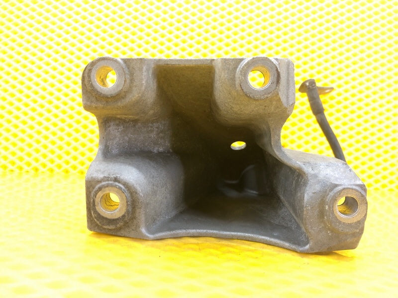 Кронштейн опоры двигателя AUDI Q7 2012 4L