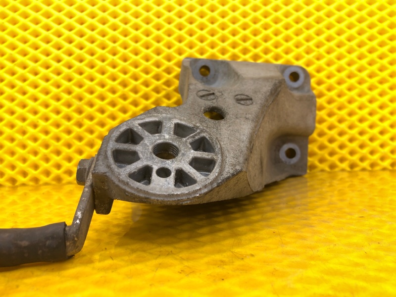 Кронштейн опоры двигателя AUDI Q7 2012 4L