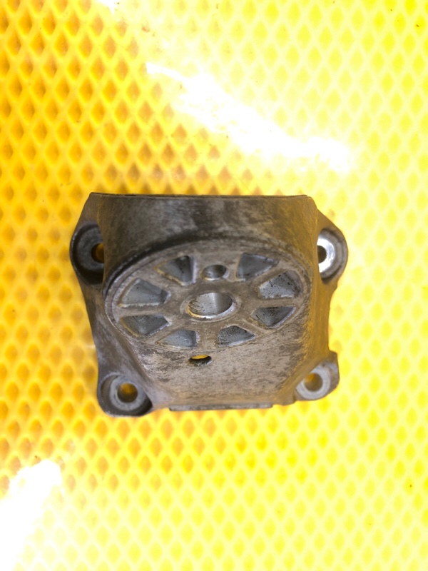 Кронштейн опоры двигателя AUDI Q7 2012 4L