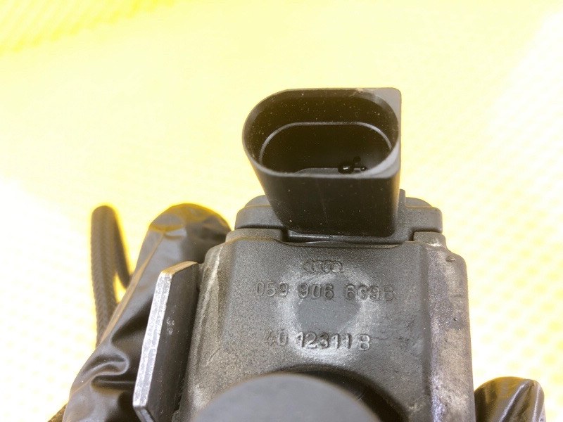 Клапан электромагнитный AUDI Q7 2012 4L