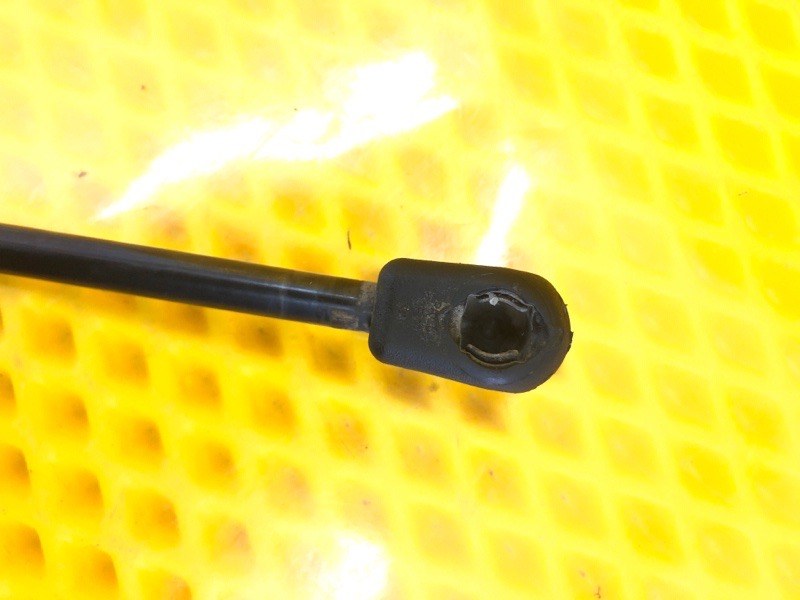 Амортизатор капота Mercedes-Benz S-Class 1999 W220