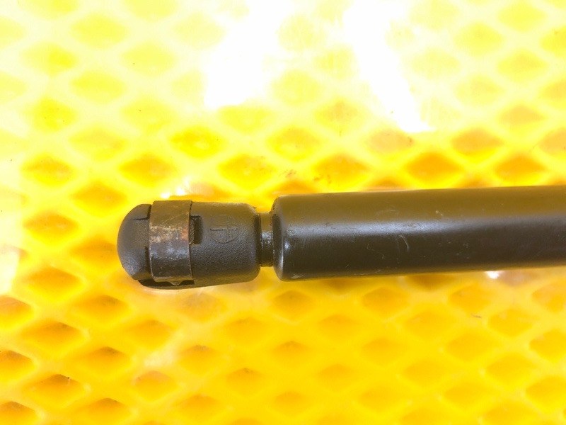 Амортизатор капота Mercedes-Benz S-Class 1999 W220