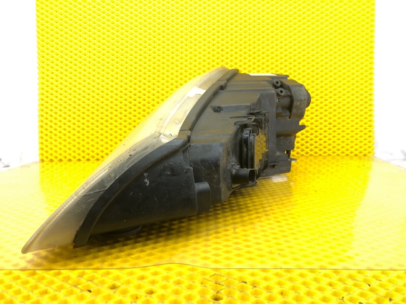 Фара Porsche Cayenne 2008 957