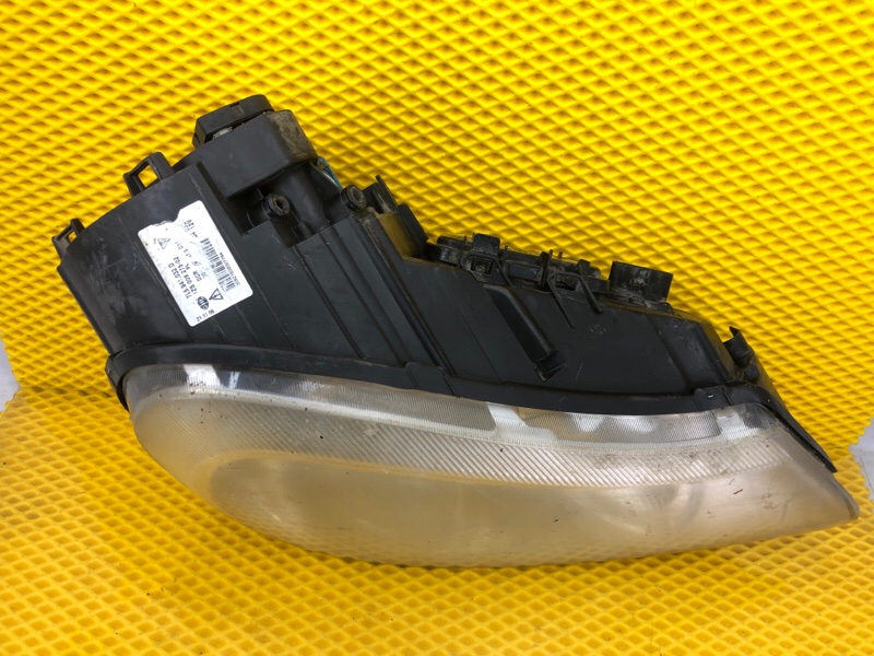 Фара Porsche Cayenne 2008 957