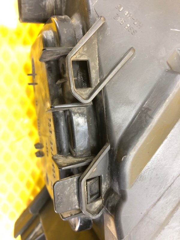 Фара Porsche Cayenne 2008 957