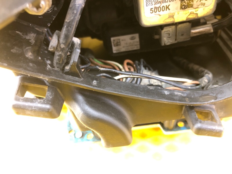 Фара Porsche Cayenne 2008 957