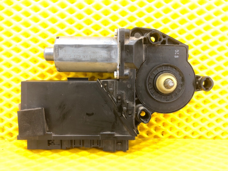 Мотор стеклоподъемника Porsche Cayenne 2008 957