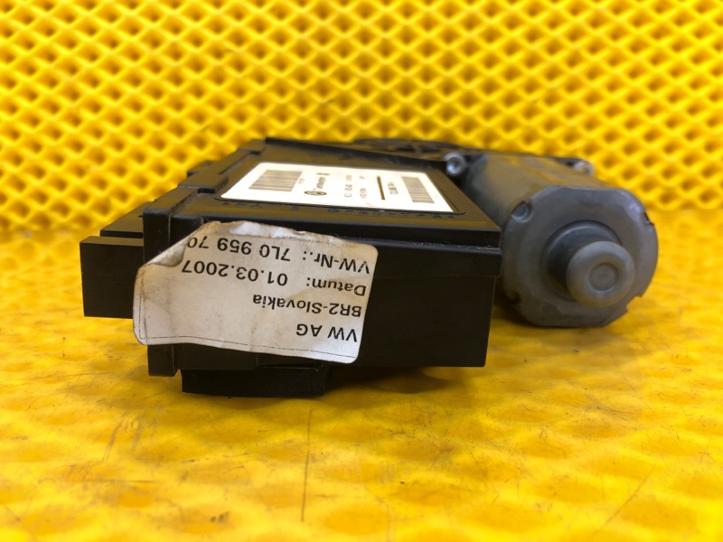 Мотор стеклоподъемника Porsche Cayenne 2008 957