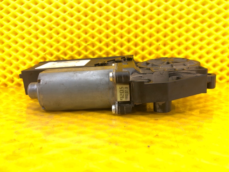 Мотор стеклоподъемника Porsche Cayenne 2008 957