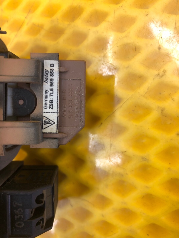 Кнопка стеклоподъемника Porsche Cayenne 2008 957