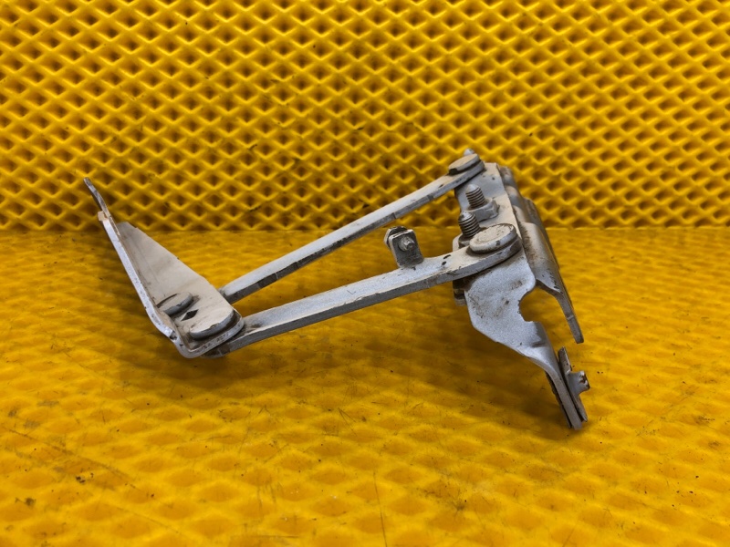 Петля капота левая Opel Insignia 2012 Седан