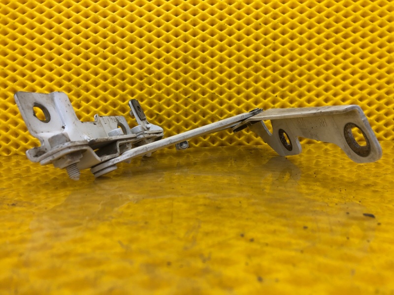 Петля капота правая Opel Insignia 2012 Седан