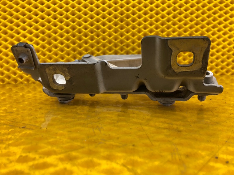 Петля капота правая Opel Insignia 2012 Седан