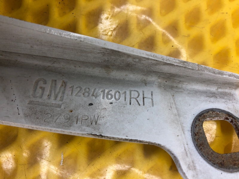 Петля капота правая Opel Insignia 2012 Седан