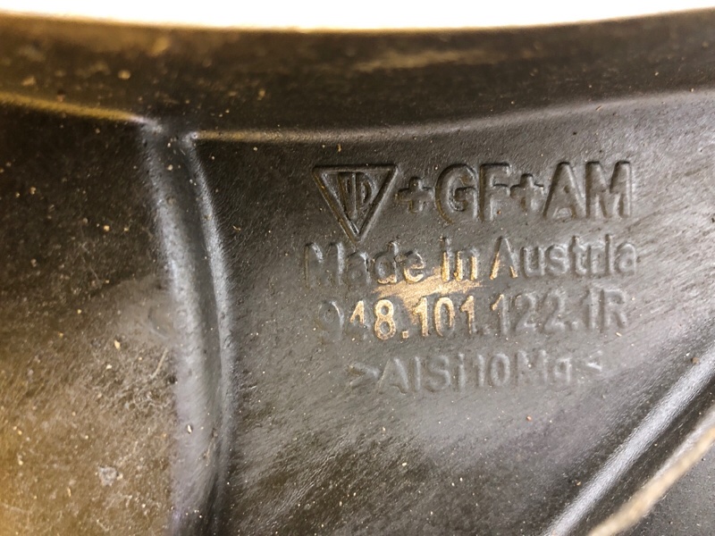 Крышка двигателя передняя Porsche Cayenne 2008 957