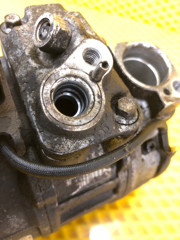 Компрессор кондиционера Porsche Cayenne 2008 957