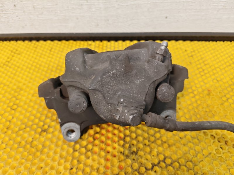 Суппорт передний правый Volkswagen Tiguan