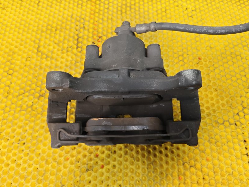 Суппорт передний правый Volkswagen Tiguan