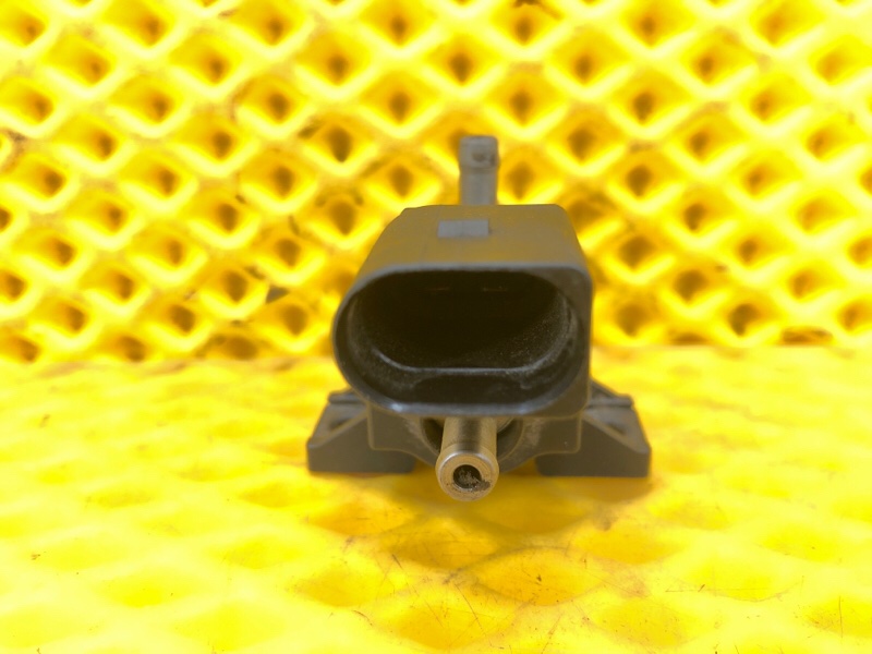 Клапан электромагнитный Porsche Cayenne 2008 957