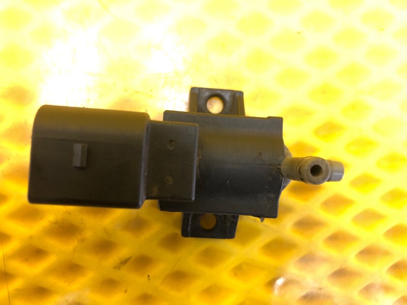 Клапан электромагнитный Porsche Cayenne 2008 957