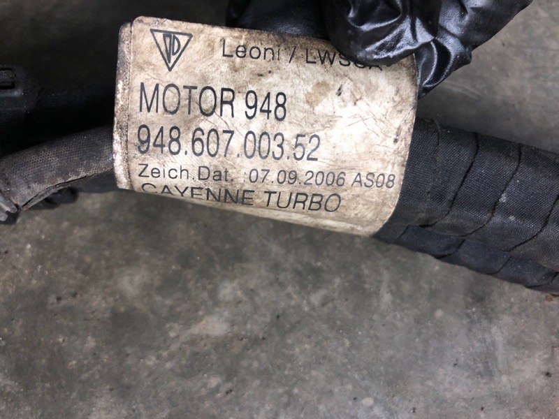 Проводка двигателя Porsche Cayenne 2008 957