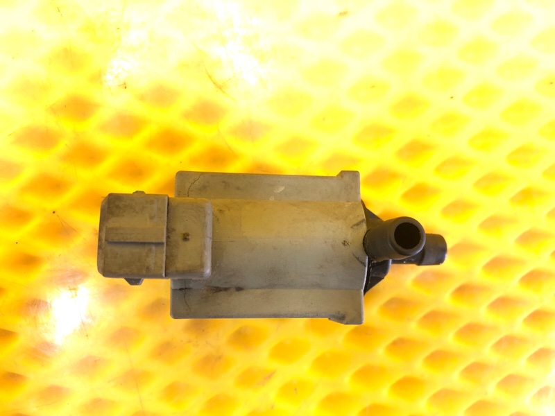 Клапан электромагнитный Porsche Cayenne 2008 957