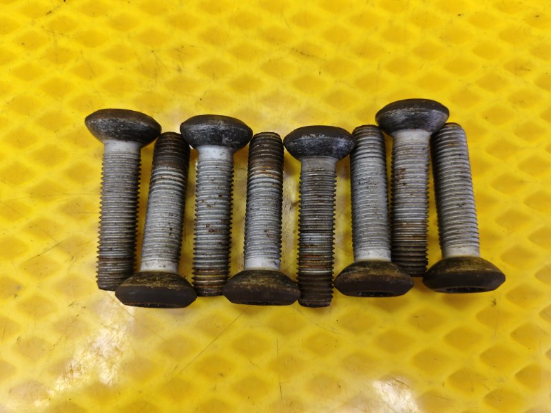 Болт ступицы Volkswagen Tiguan