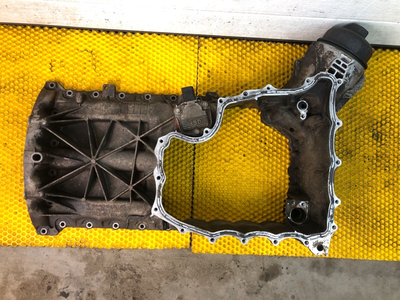 Поддон двигателя Porsche Cayenne 2008 957