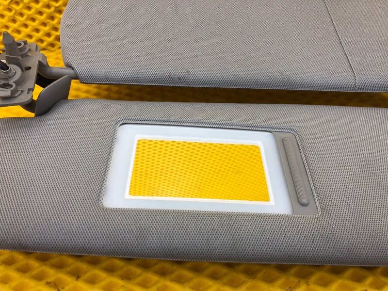 Солнцезащитный козырек левый Audi Q7 2014 4L