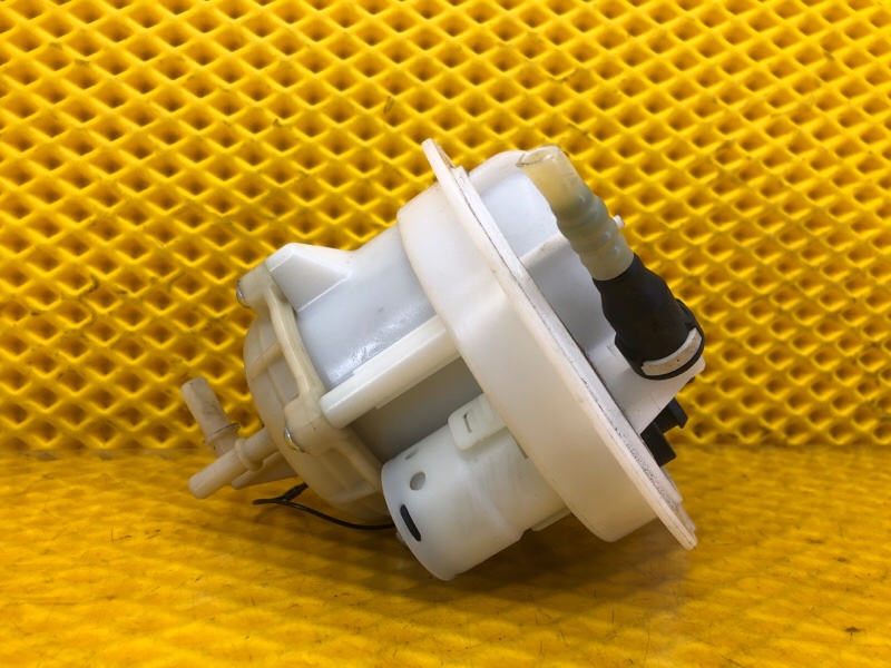 Топливный фильтр Audi Q7 2014 4L