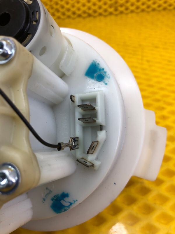 Топливный фильтр Audi Q7 2014 4L