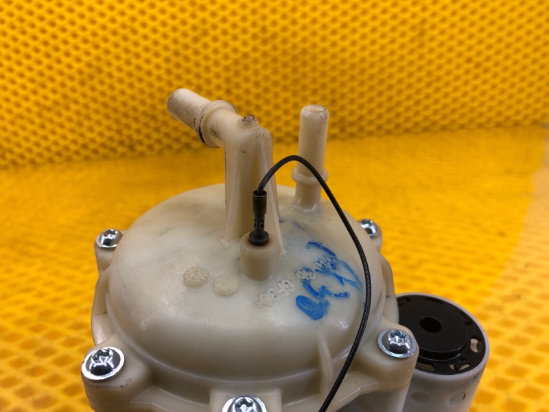 Топливный фильтр Audi Q7 2014 4L