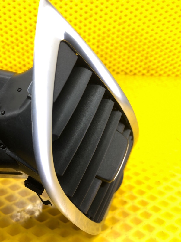 Дефлектор воздушный Audi Q7 2014 4L