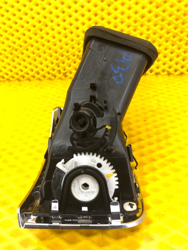 Дефлектор воздушный Audi Q7 2014 4L