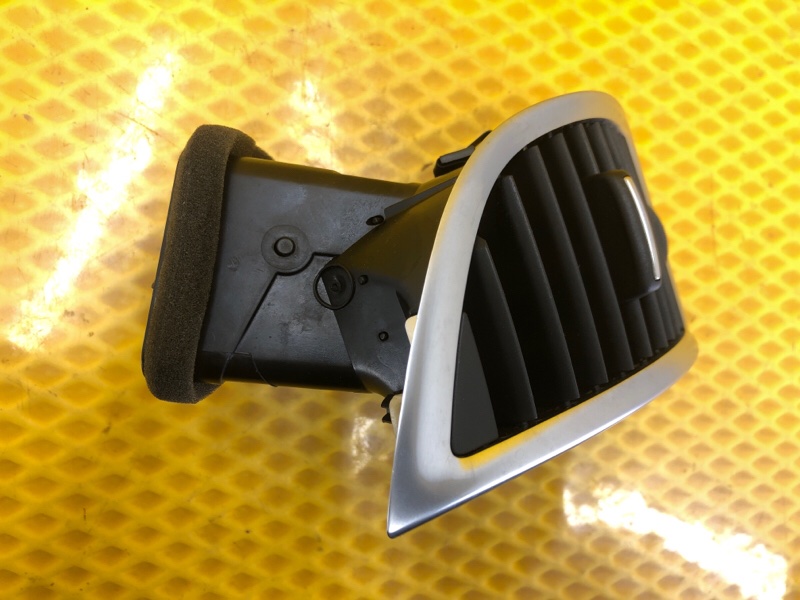 Дефлектор воздушный Audi Q7 2014 4L