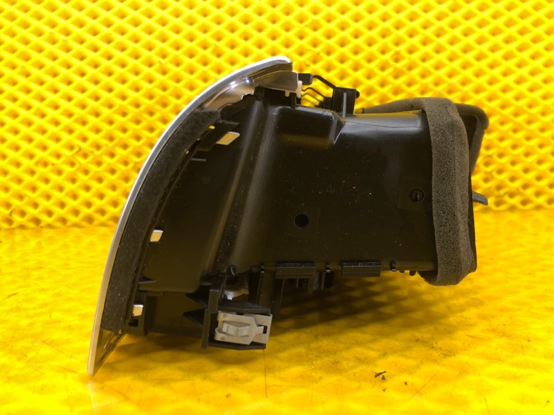 Дефлектор воздушный Audi Q7 2014 4L