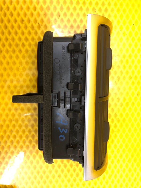 Дефлектор воздушный Audi Q7 2014 4L