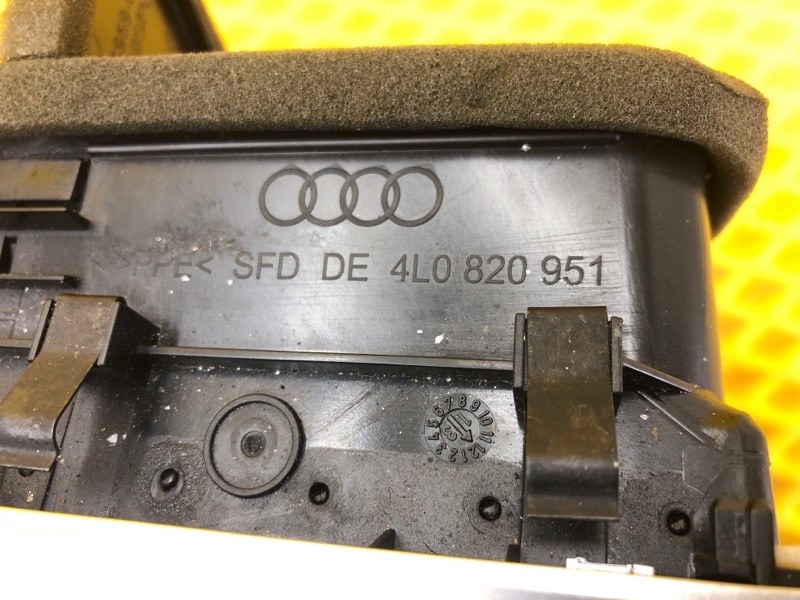 Дефлектор воздушный Audi Q7 2014 4L