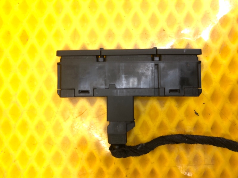 Кнопка аварийной сигнализации Audi Q7 2014 4L
