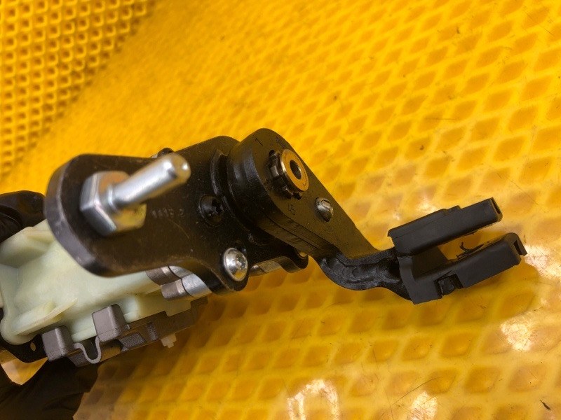 Моторчик крышки багажника Audi Q7 2014 4L