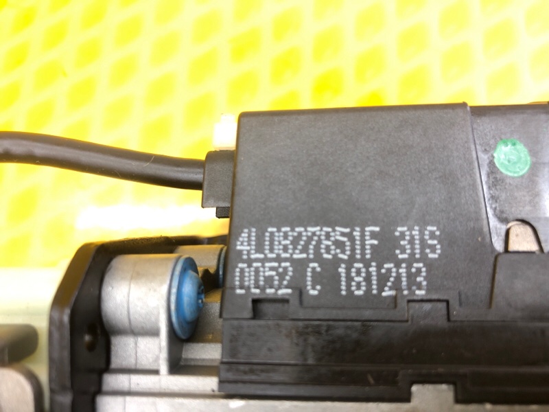 Моторчик крышки багажника Audi Q7 2014 4L