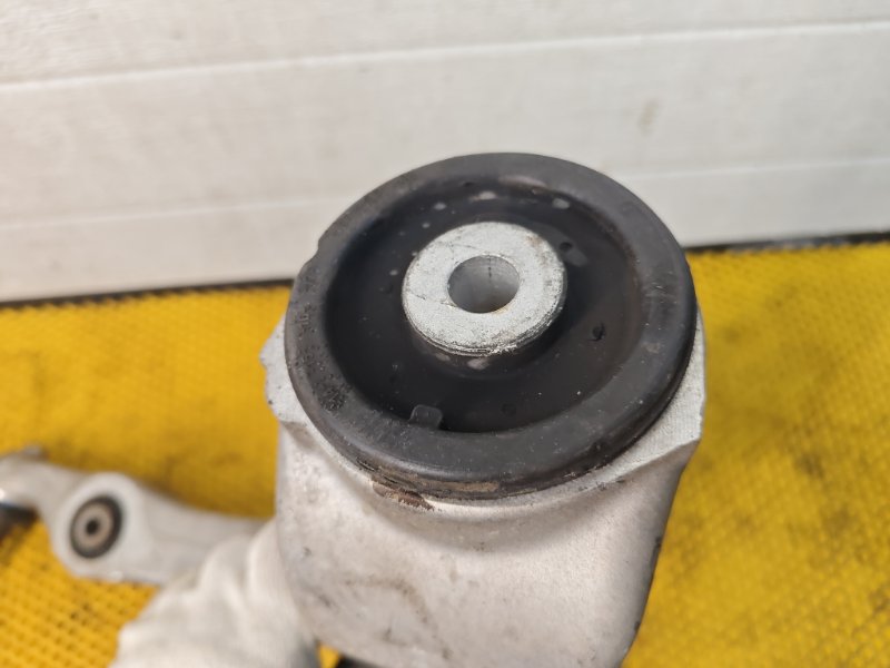 Рычаг передний нижний Audi Q7 2014 4L