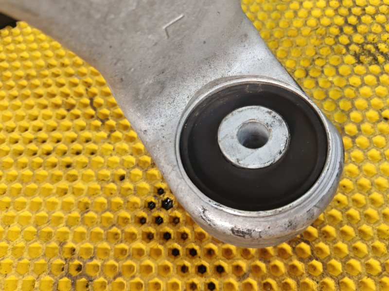 Рычаг передний нижний Audi Q7 2014 4L