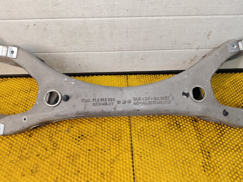 Балка заднего моста Audi Q7 2014 4L